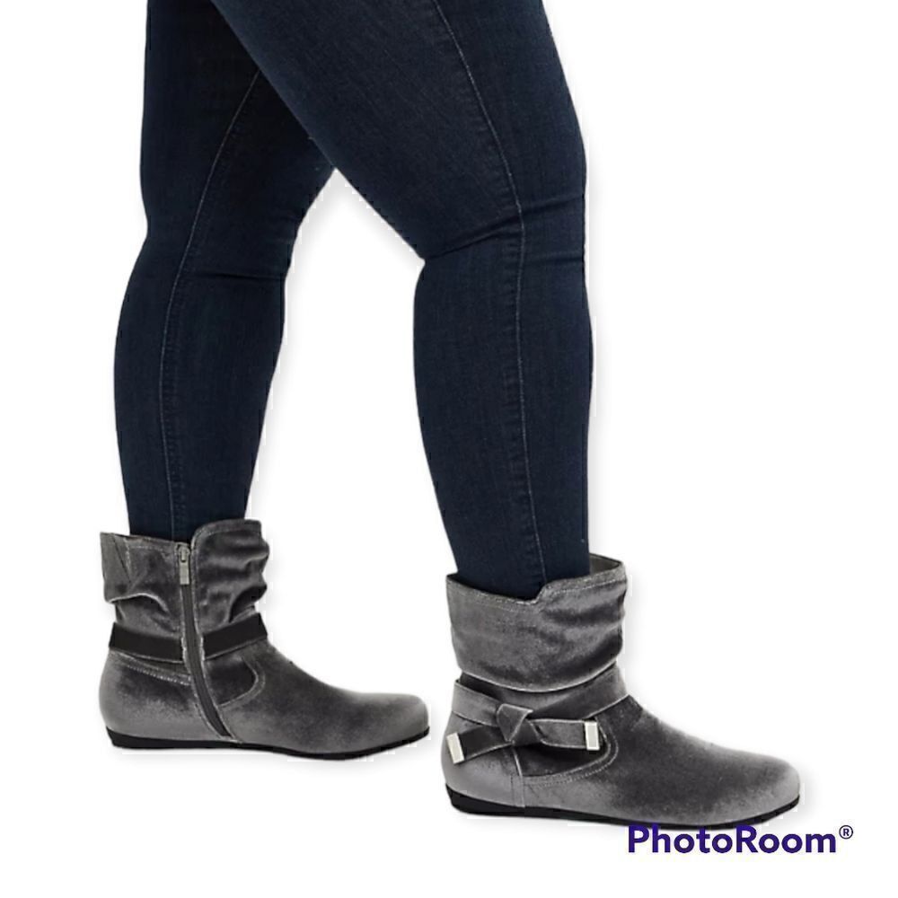 NIB 7.5W Torrid Women Grey Velvet Bow Ankle Bootie Extra Wide Width Side Zip fla